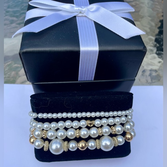 BOGO FREE Faux Pearl Fashion Bracelet Set of 4 - Picture 2 of 4